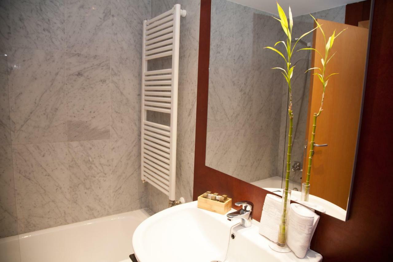 Dean Dos Catedrales Apartment Zaragoza Luaran gambar